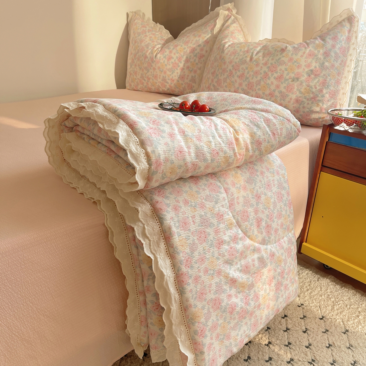 91家纺网 家纺一手货源 找家纺 宝士康家纺 2026新款10A抗菌提花色织花边单夏被/夏被四件套/空调被 粉黛蔷薇