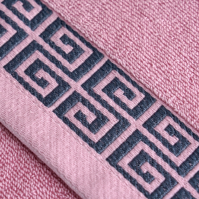 91家纺网 家纺一手货源 找家纺 朴尔家纺-毛巾被 2026新款全棉纯棉32股民族风长城格加厚毛巾浴巾方巾三件套组合 浴巾-长城格-粉色 浴巾70x140cm/条