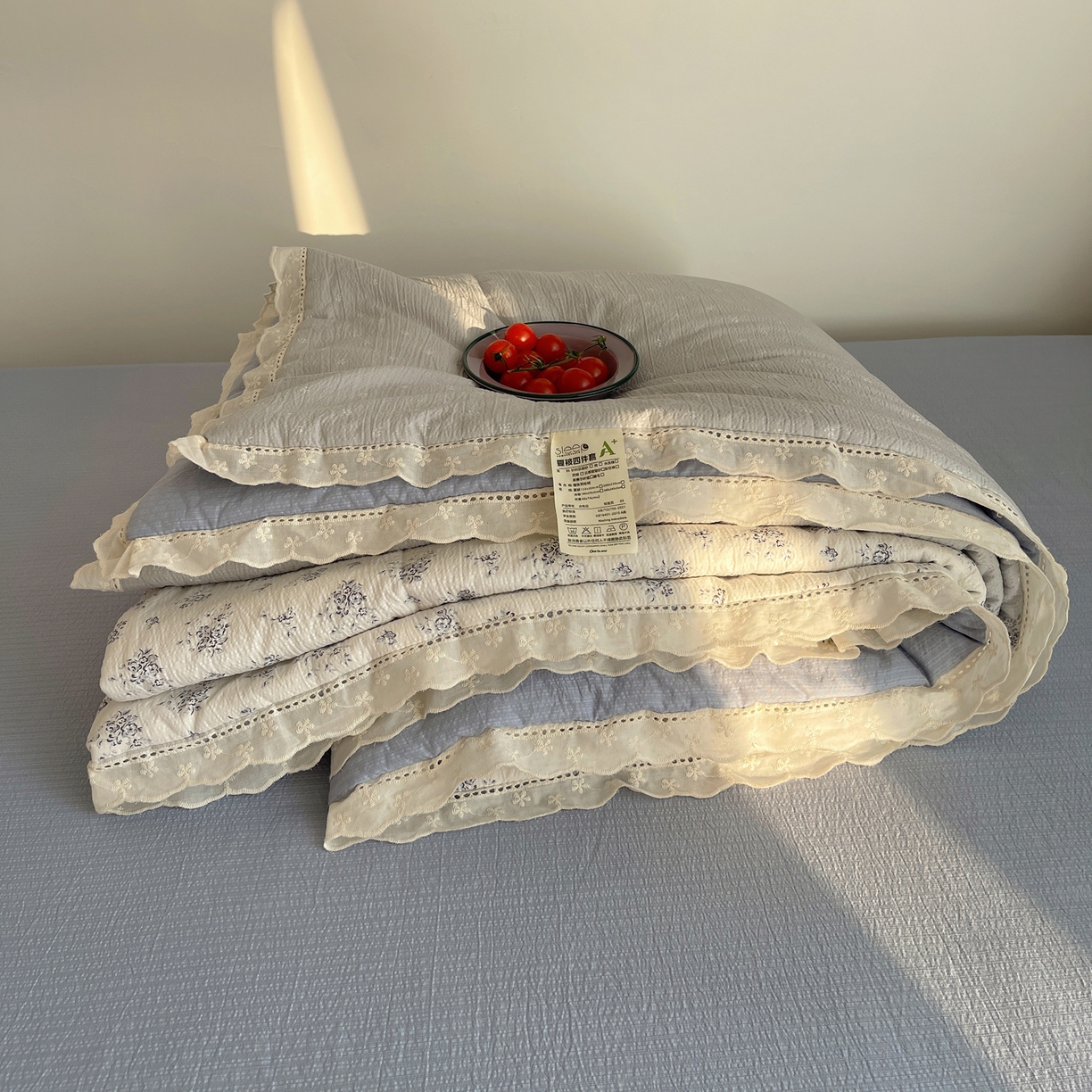 91家纺网 家纺一手货源 找家纺 宝士康家纺 2026新款10A抗菌提花色织花边单夏被/夏被四件套/空调被 蓝芷序