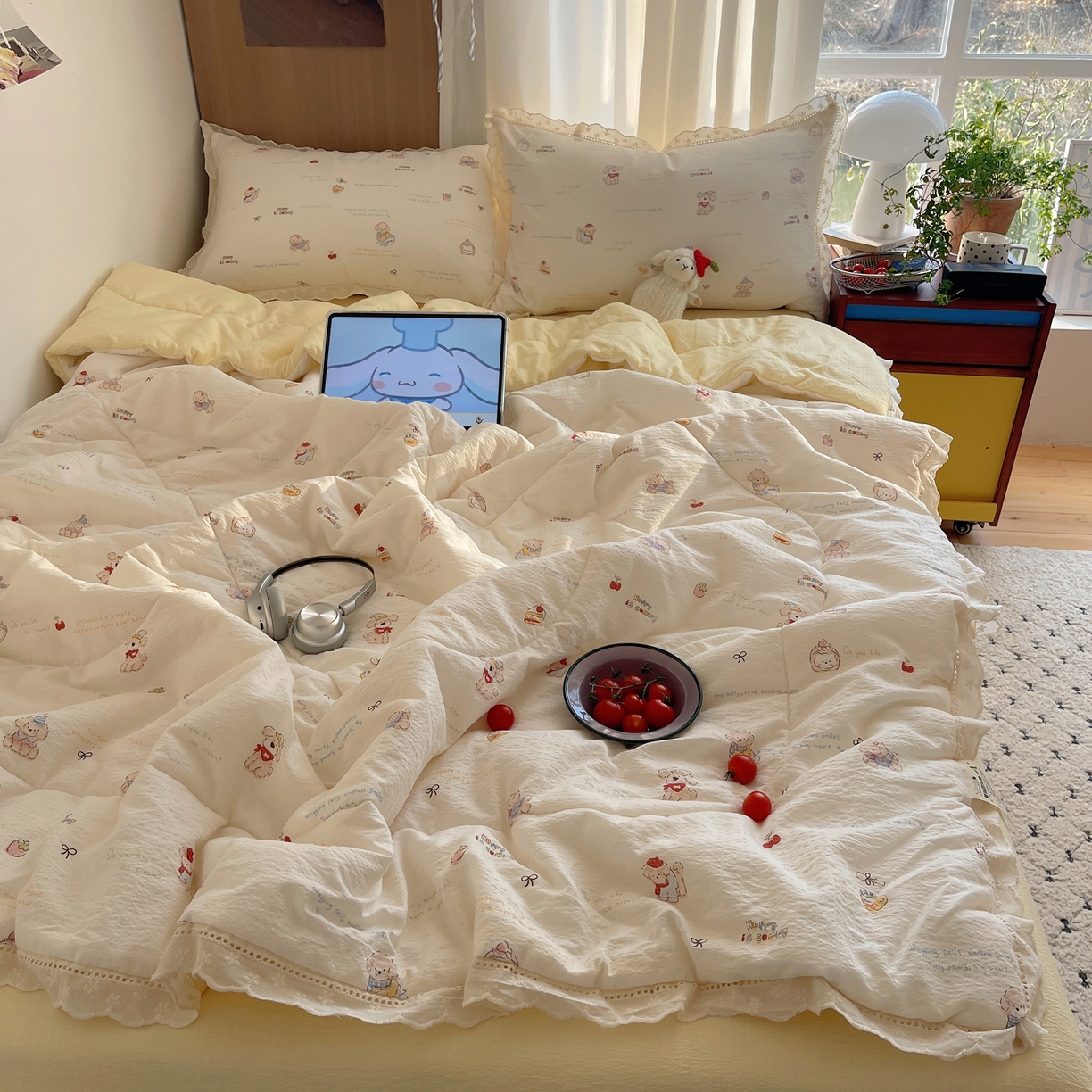 91家纺网 家纺一手货源 找家纺 宝士康家纺 2026新款10A抗菌提花色织花边单夏被/夏被四件套/空调被 奶芙小狗