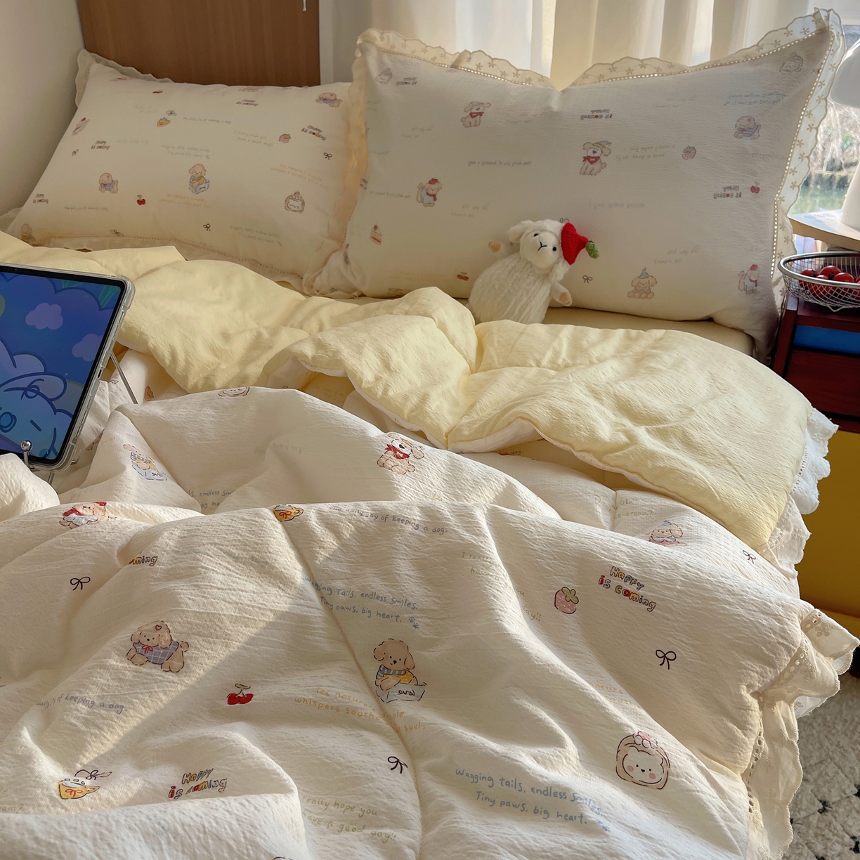 91家纺网 家纺一手货源 找家纺 宝士康家纺 2026新款10A抗菌提花色织花边单夏被/夏被四件套/空调被 奶芙小狗