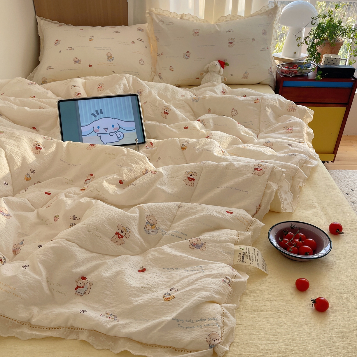 91家纺网 家纺一手货源 找家纺 宝士康家纺 2026新款10A抗菌提花色织花边单夏被/夏被四件套/空调被 奶芙小狗