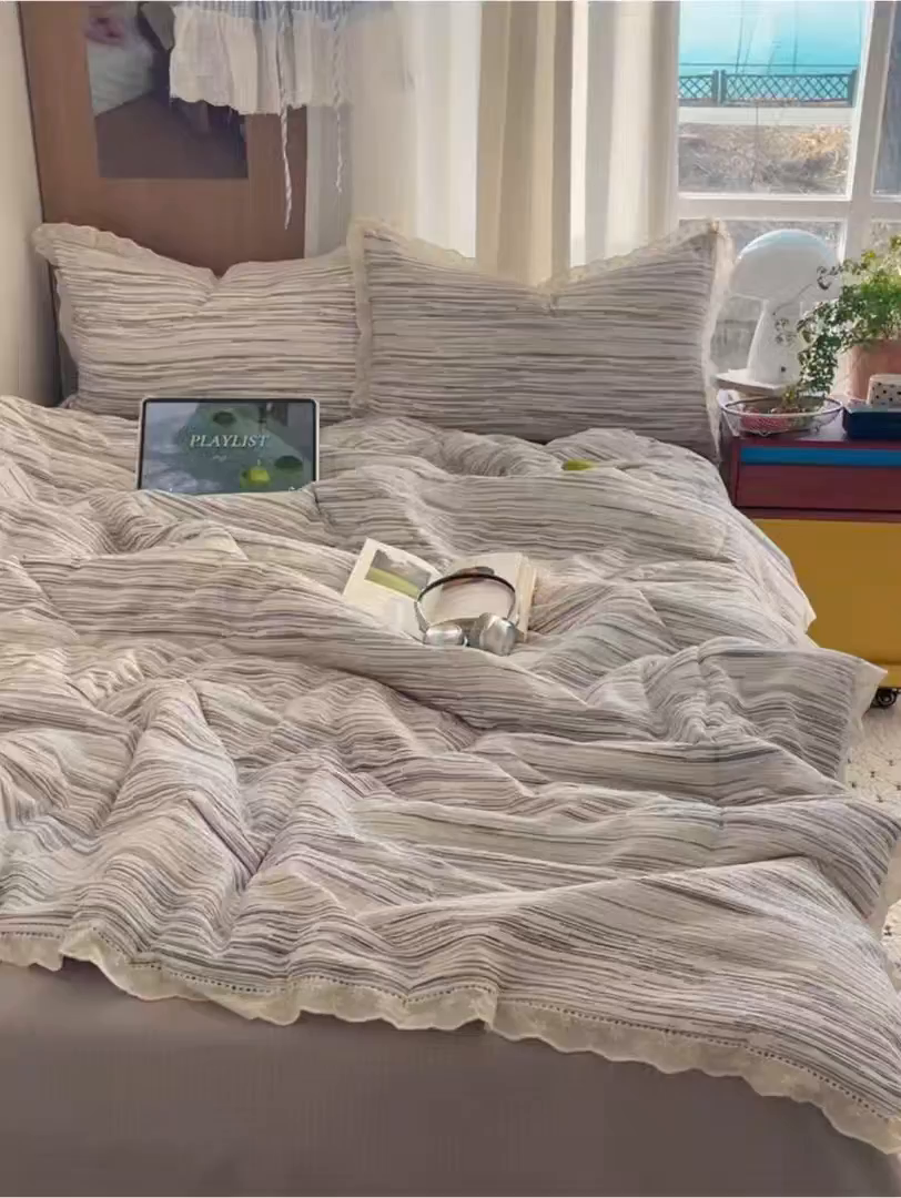 91家纺网 家纺一手货源 找家纺 宝士康家纺 2026新款10A抗菌提花色织花边单夏被/夏被四件套/空调被 素锦纹