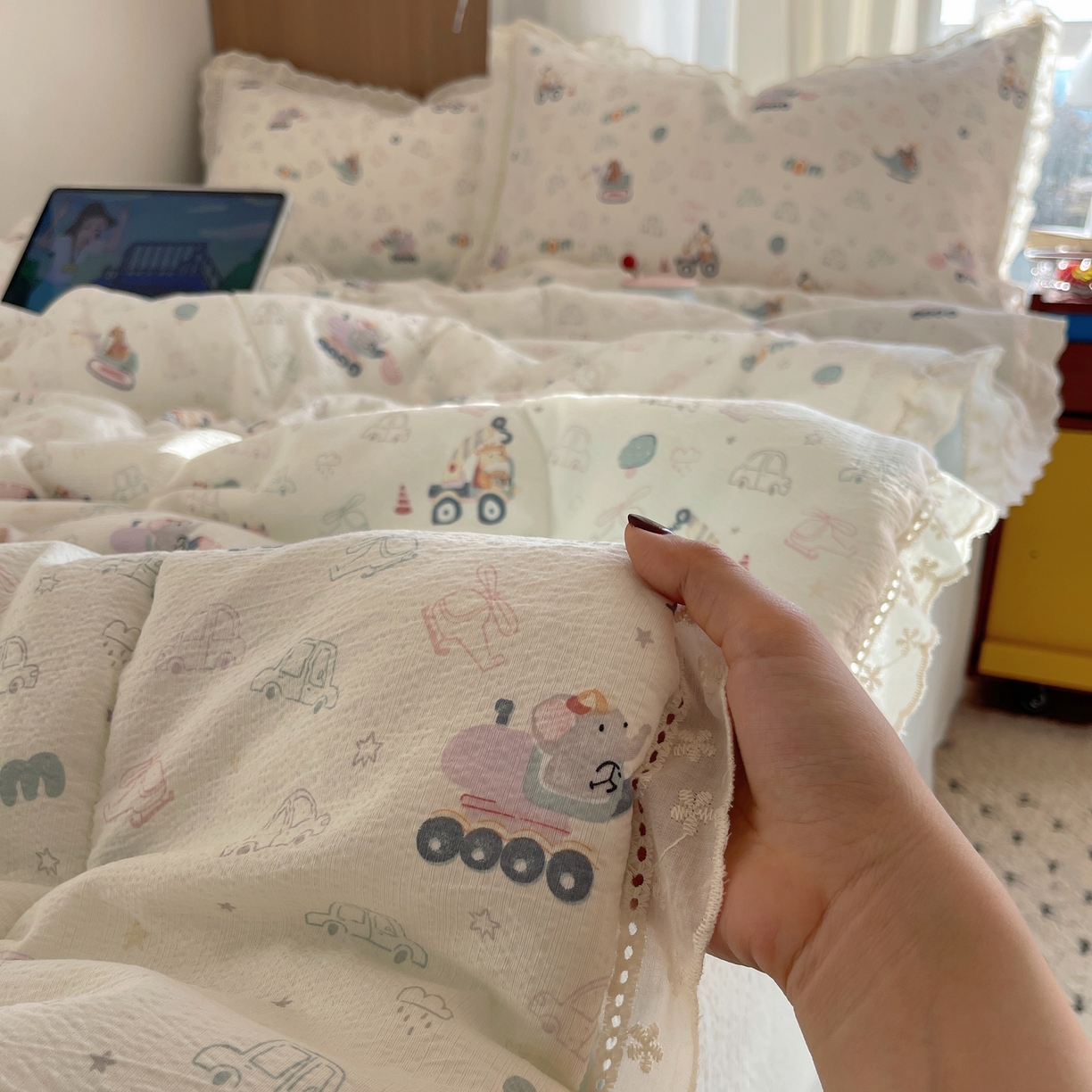 91家纺网 家纺一手货源 找家纺 宝士康家纺 2026新款10A抗菌提花色织花边单夏被/夏被四件套/空调被 象车乐园