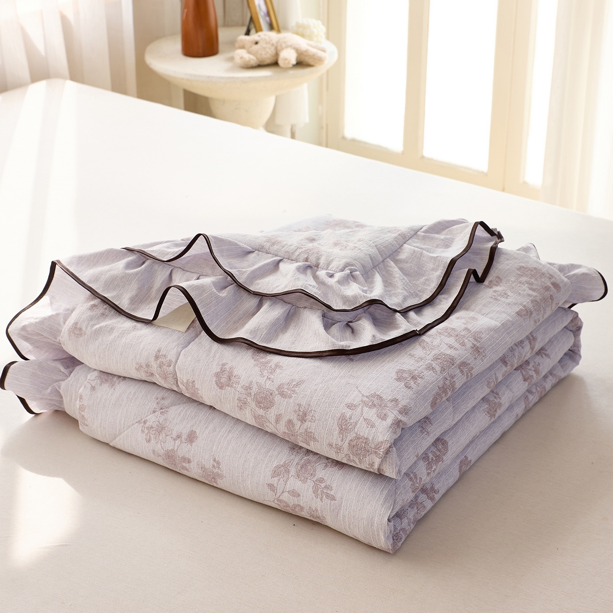 91家纺网 家纺一手货源 找家纺 宝士康家纺 2026新款10A抗菌提花色织花边单夏被/夏被四件套/空调被 粉樱浅眠