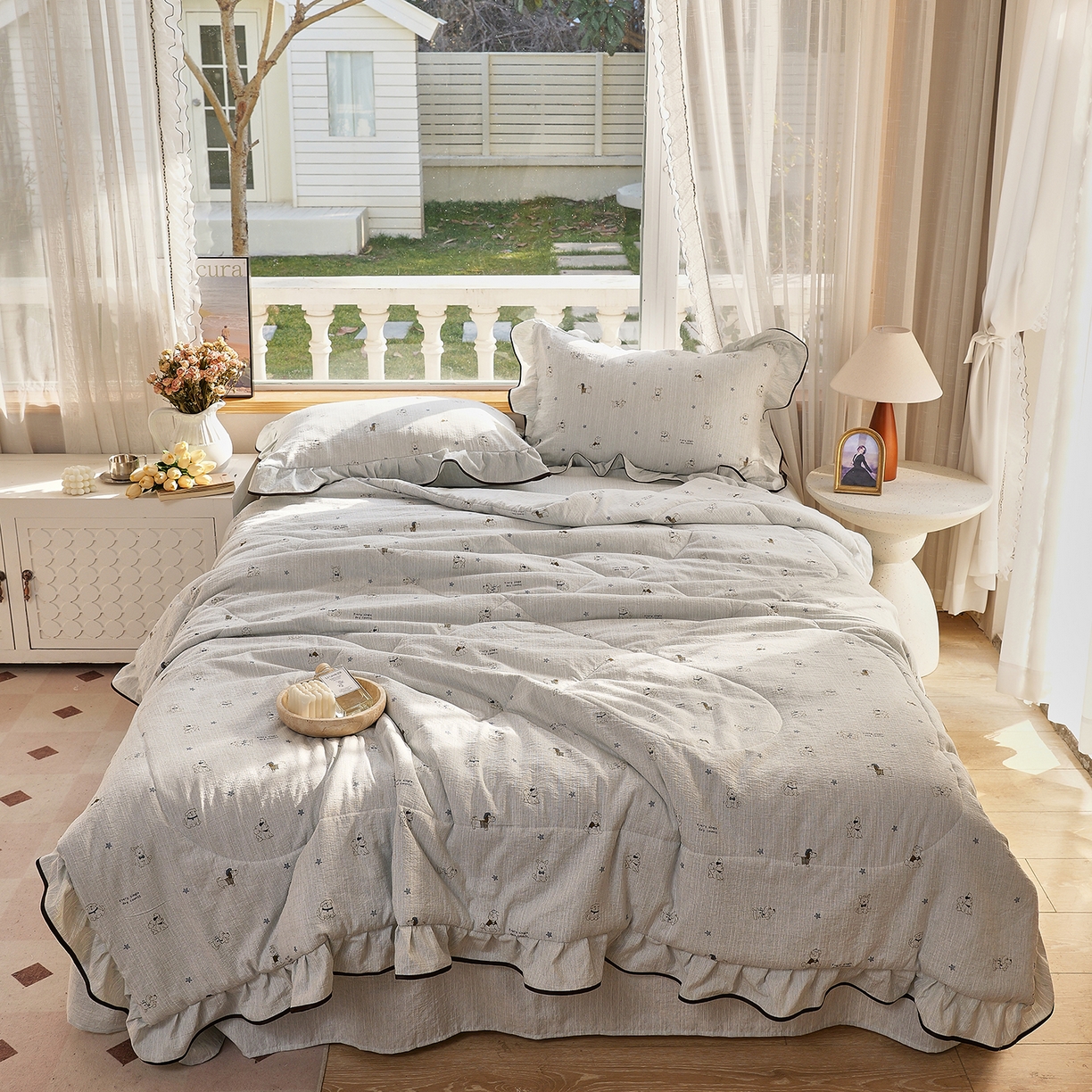 91家纺网 家纺一手货源 找家纺 宝士康家纺 2026新款10A抗菌提花色织花边单夏被/夏被四件套/空调被 星梦小狗