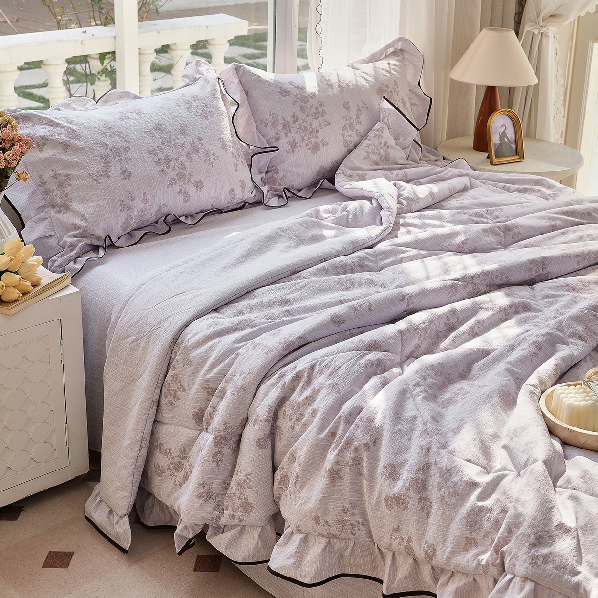 91家纺网 家纺一手货源 找家纺 宝士康家纺 2026新款10A抗菌提花色织花边单夏被/夏被四件套/空调被 粉樱浅眠