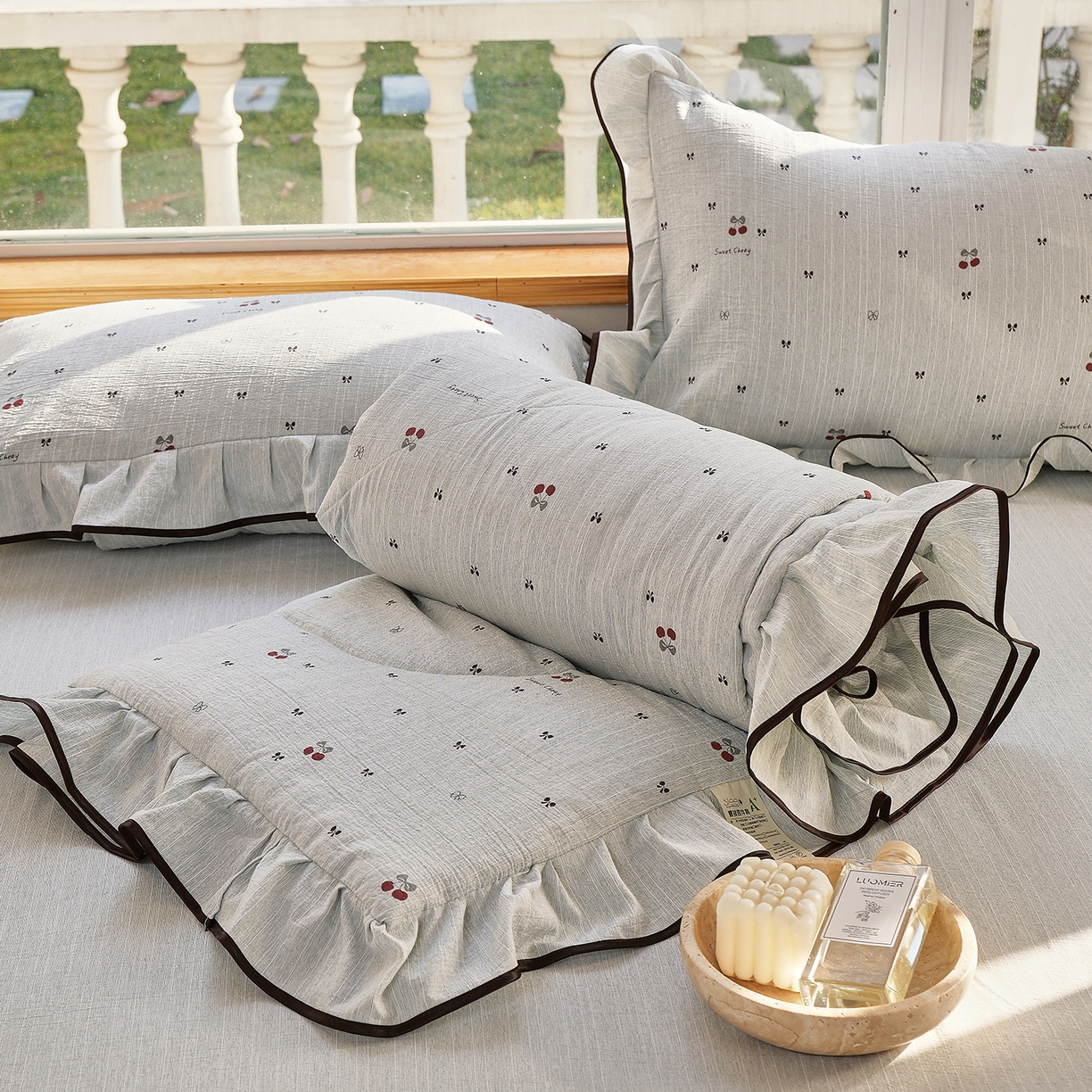 91家纺网 家纺一手货源 找家纺 宝士康家纺 2026新款10A抗菌提花色织花边单夏被/夏被四件套/空调被 蓝樱