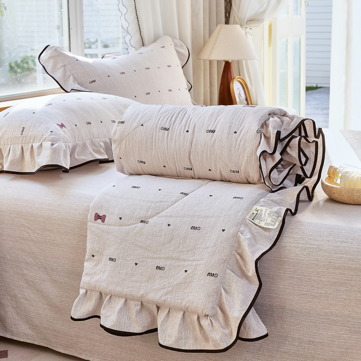 91家纺网 家纺一手货源 找家纺 宝士康家纺 2026新款10A抗菌提花色织花边单夏被/夏被四件套/空调被 黑桃字符