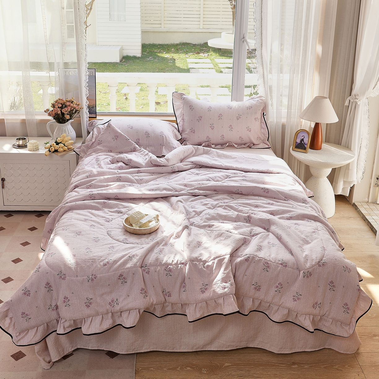 91家纺网 家纺一手货源 找家纺 宝士康家纺 2026新款10A抗菌提花色织花边单夏被/夏被四件套/空调被 樱花绘