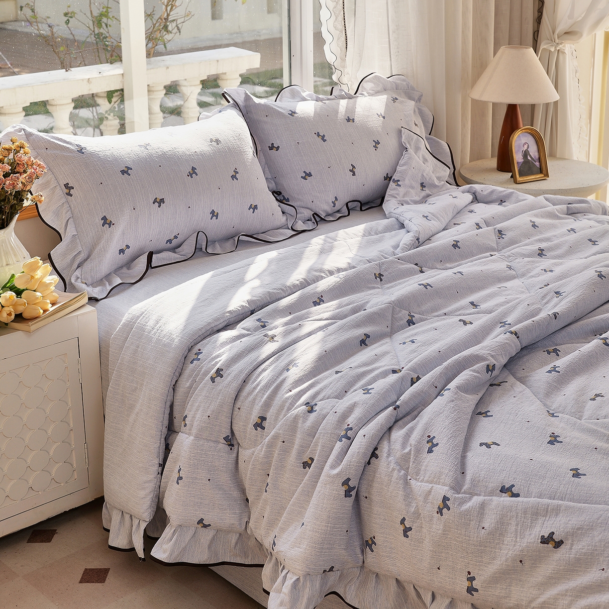 91家纺网 家纺一手货源 找家纺 宝士康家纺 2026新款10A抗菌提花色织花边单夏被/夏被四件套/空调被 蓝驹小趣