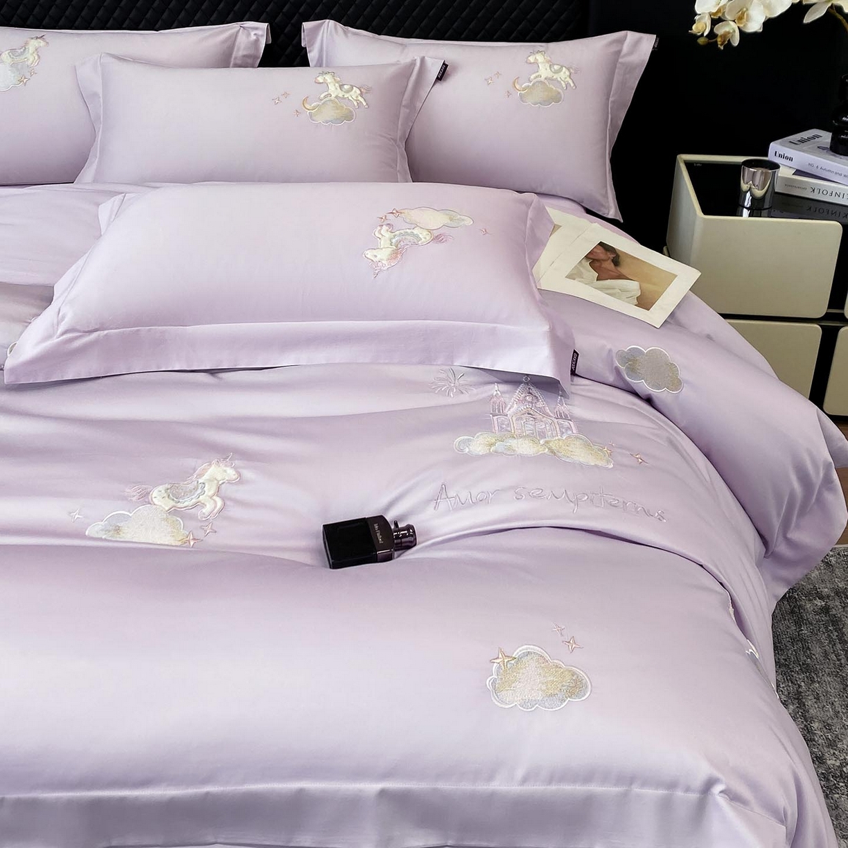 91家纺网 家纺一手货源 找家纺 春夏新品A类长绒棉纯棉四件套100全棉重工刺绣被套床单床笠纯色高端轻奢床上用品 城堡小马-黛紫