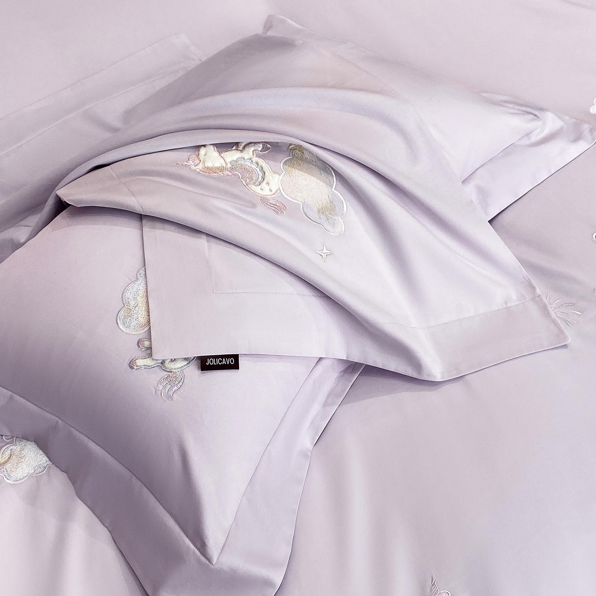 91家纺网 家纺一手货源 找家纺 春夏新品A类长绒棉纯棉四件套100全棉重工刺绣被套床单床笠纯色高端轻奢床上用品 城堡小马-黛紫