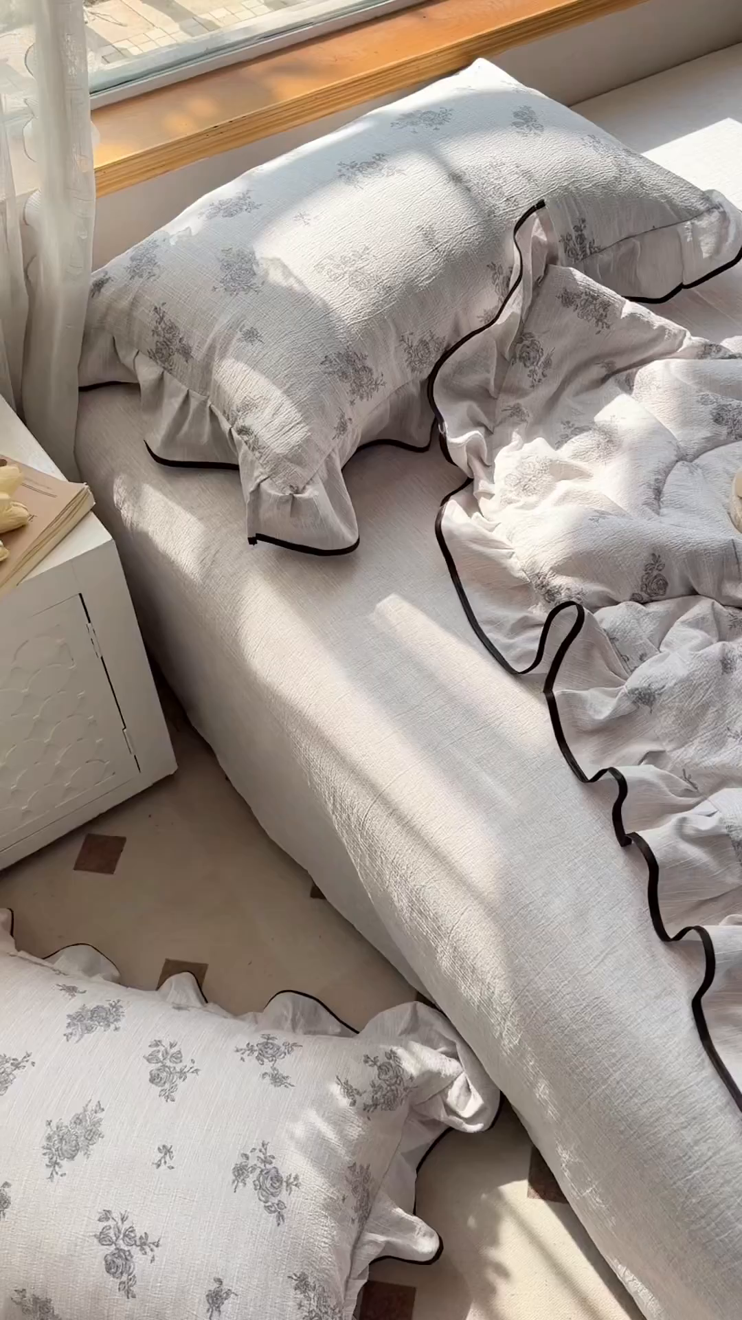 91家纺网 家纺一手货源 找家纺 宝士康家纺 2026新款10A抗菌提花色织花边单夏被/夏被四件套/空调被 灰调玫瑰