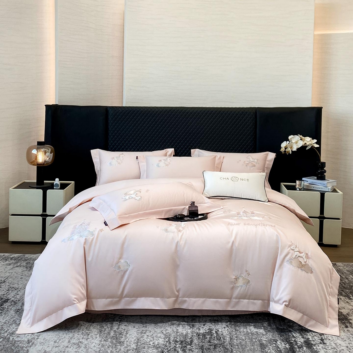 91家纺网 家纺一手货源 找家纺 春夏新品A类长绒棉纯棉四件套100全棉重工刺绣被套床单床笠纯色高端轻奢床上用品 城堡小马-颜粉