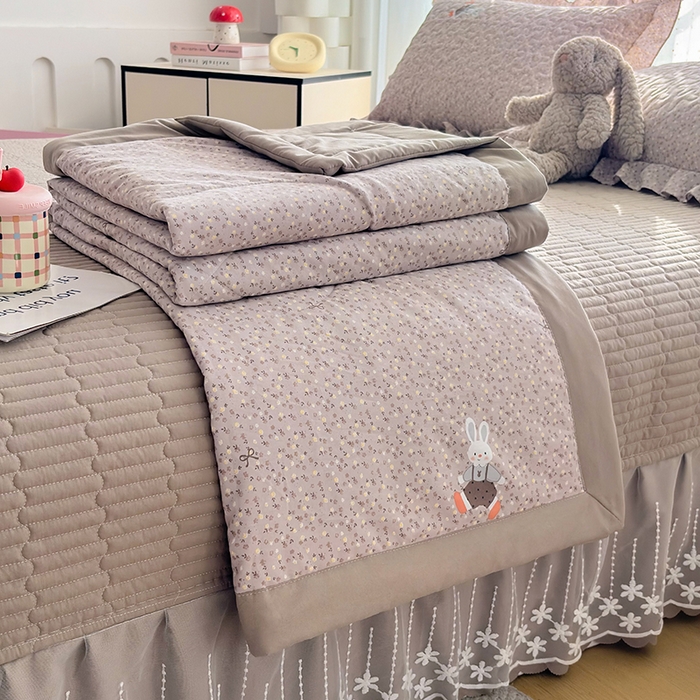 91家纺网 家纺一手货源 找家纺 （总）艺慕家纺 2026新款AB版水洗棉印花夏被床盖四件套