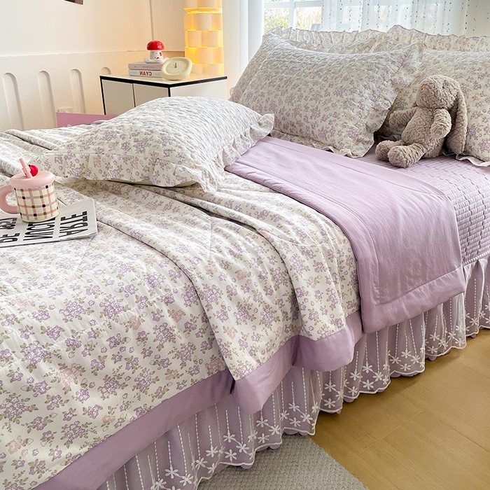 91家纺网 家纺一手货源 找家纺 艺慕家纺 2026新款直播热款古法仿棉AB版水洗棉印花双层蕾丝花边夏被床盖四件套 AB版-丁香花