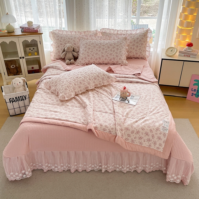 91家纺网 家纺一手货源 找家纺 艺慕家纺 2026新款直播热款古法仿棉AB版水洗棉印花双层蕾丝花边夏被床盖四件套 AB版-粉色樱花