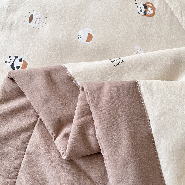 91家纺网 家纺一手货源 找家纺 艺慕家纺 2026新款直播热款古法仿棉AB版水洗棉印花双层蕾丝花边夏被床盖四件套 AB版-可爱熊仔