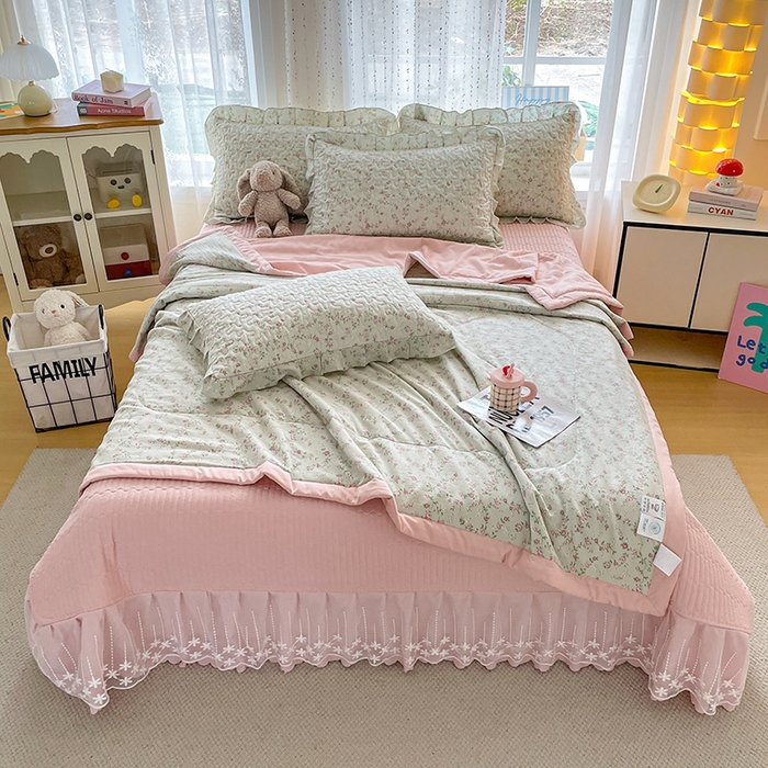 91家纺网 家纺一手货源 找家纺 艺慕家纺 2026新款直播热款古法仿棉AB版水洗棉印花双层蕾丝花边夏被床盖四件套 AB版-雾紫花蔓