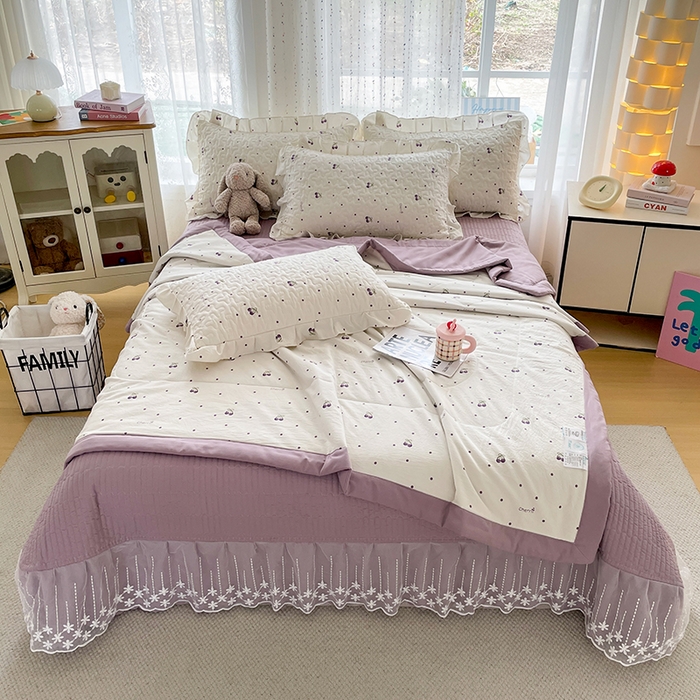 91家纺网 家纺一手货源 找家纺 艺慕家纺 2026新款直播热款古法仿棉AB版水洗棉印花双层蕾丝花边夏被床盖四件套 AB版-紫色樱桃