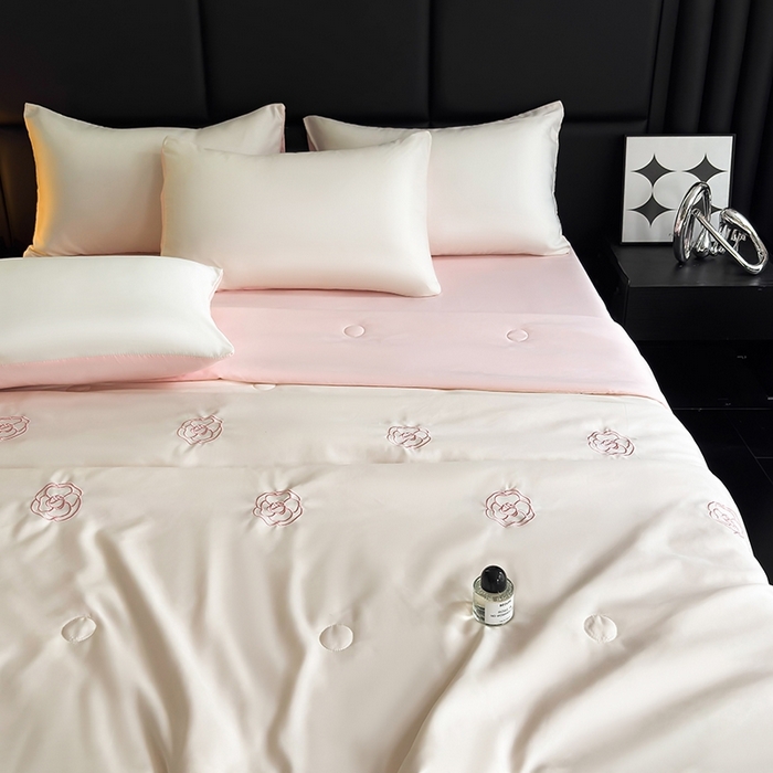 91家纺网 家纺一手货源 找家纺 暖意家纺 2026春夏新款水洗真丝夏被夏凉被空调被四件套 玫瑰花香-米粉