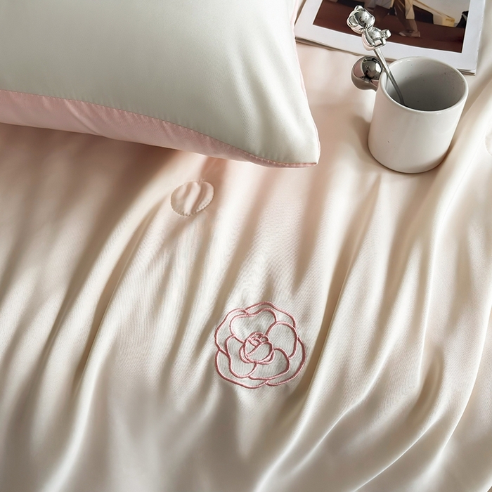 91家纺网 家纺一手货源 找家纺 暖意家纺 2026春夏新款水洗真丝夏被夏凉被空调被四件套 玫瑰花香-米粉