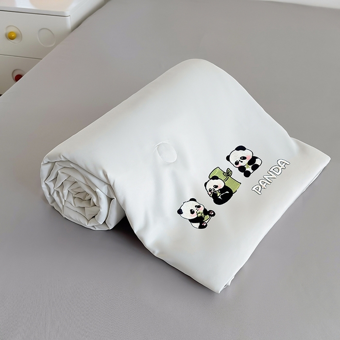 91家纺网 家纺一手货源 找家纺 暖意家纺 2026春夏新款水洗真丝夏被夏凉被空调被四件套 三只熊猫-米