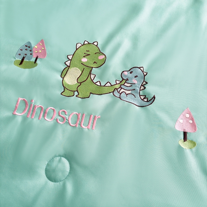 91家纺网 家纺一手货源 找家纺 暖意家纺 2026春夏新款水洗真丝夏被夏凉被空调被四件套 欢乐恐龙-绿