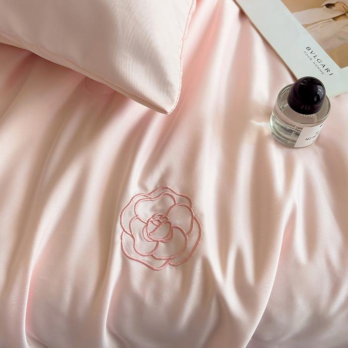 91家纺网 家纺一手货源 找家纺 暖意家纺 2026春夏新款水洗真丝夏被夏凉被空调被四件套 玫瑰花香-粉