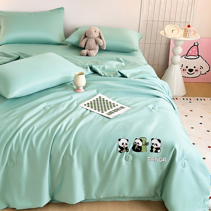91家纺网 家纺一手货源 找家纺 暖意家纺 2026春夏新款水洗真丝夏被夏凉被空调被四件套 三只熊猫-绿