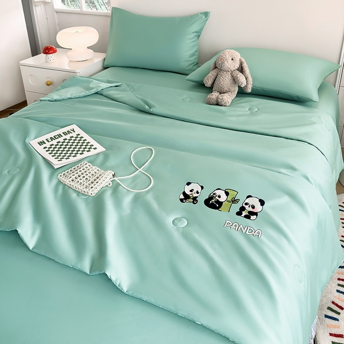 91家纺网 家纺一手货源 找家纺 暖意家纺 2026春夏新款水洗真丝夏被夏凉被空调被四件套 三只熊猫-绿
