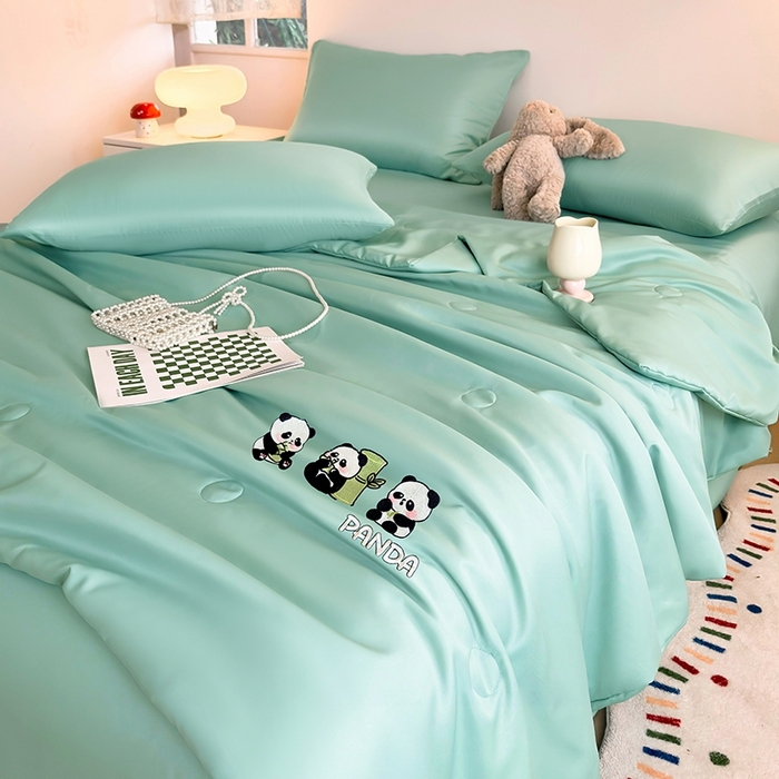 91家纺网 家纺一手货源 找家纺 暖意家纺 2026春夏新款水洗真丝夏被夏凉被空调被四件套 三只熊猫-绿
