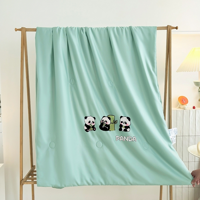 91家纺网 家纺一手货源 找家纺 暖意家纺 2026春夏新款水洗真丝夏被夏凉被空调被四件套 三只熊猫-绿