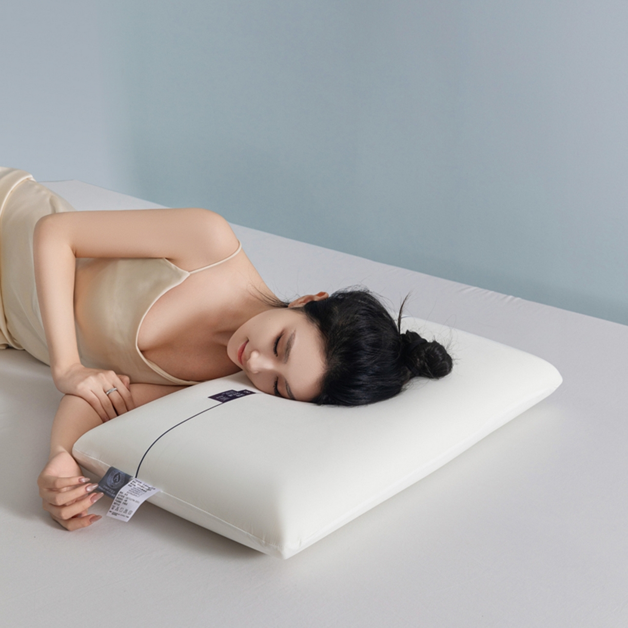 91家纺网 家纺一手货源 找家纺 （总）七夜居 2026新款某朵同款慢回弹深睡太空记忆枕芯面包枕 枕头枕芯记忆枕