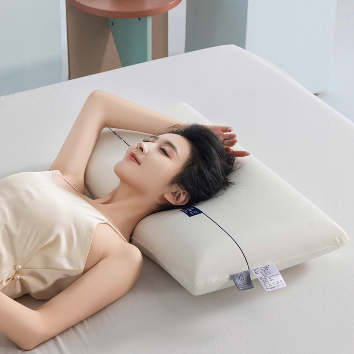 91家纺网 家纺一手货源 找家纺 （总）七夜居 2026新款某朵同款慢回弹深睡太空记忆枕芯面包枕 枕头枕芯记忆枕