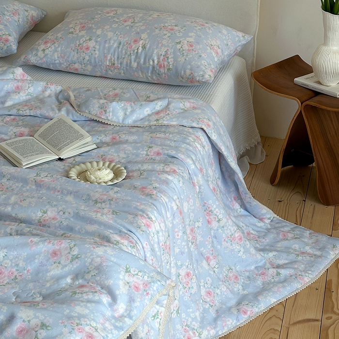 91家纺网 家纺一手货源 找家纺 一加一 2026新款全棉双层纱印花凉感夏被-云纱织梦 莱茵河畔