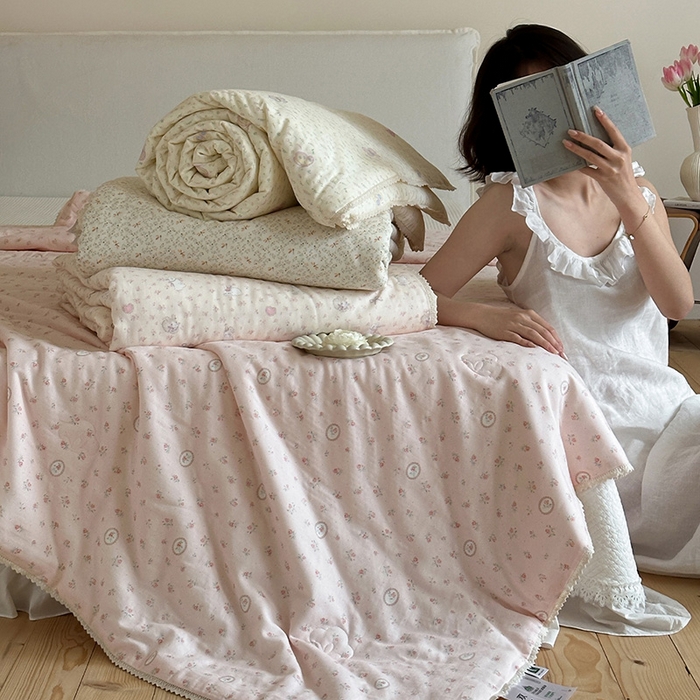 91家纺网 家纺一手货源 找家纺 一加一 2026新款全棉双层纱印花凉感夏被-云纱织梦 组合图