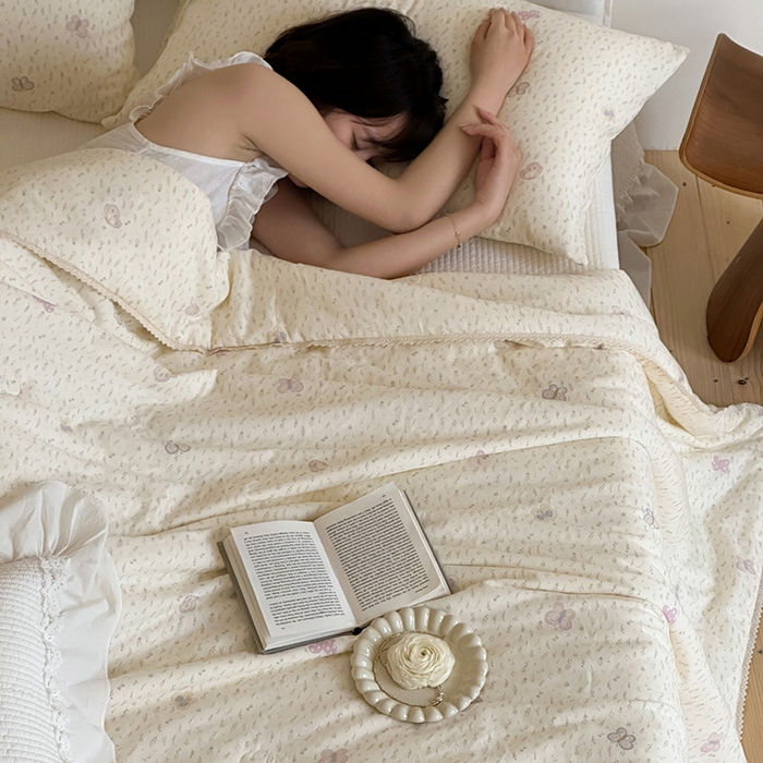 91家纺网 家纺一手货源 找家纺 一加一 2026新款全棉双层纱印花凉感夏被-云纱织梦 碟序