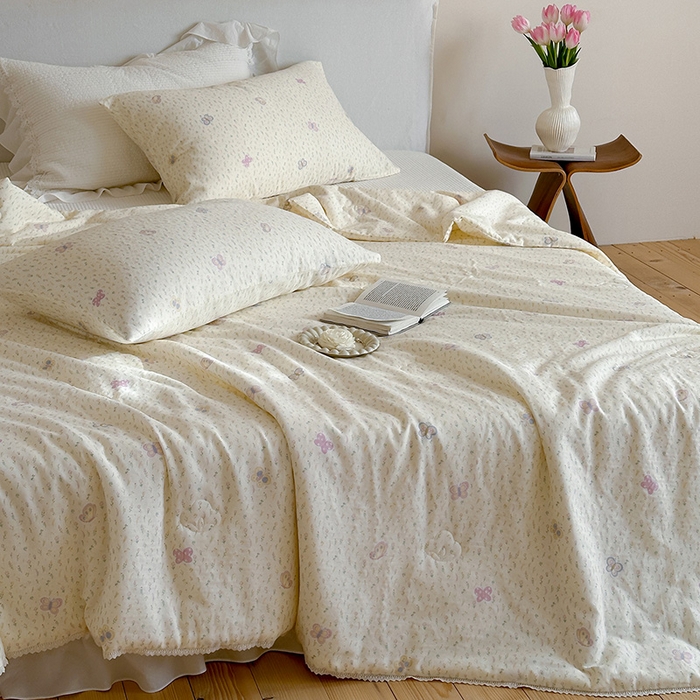 91家纺网 家纺一手货源 找家纺 一加一 2026新款全棉双层纱印花凉感夏被-云纱织梦 碟序