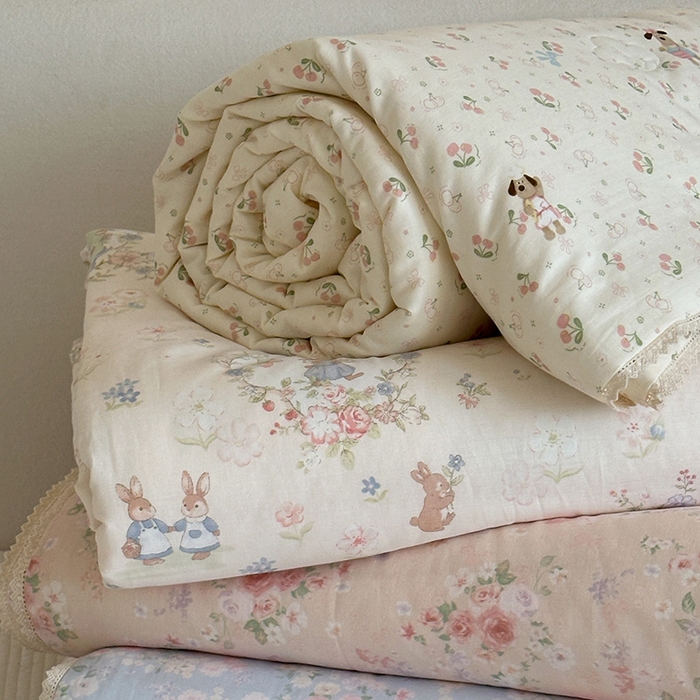 91家纺网 家纺一手货源 找家纺 一加一 2026新款全棉双层纱印花凉感夏被-云纱织梦 组合图