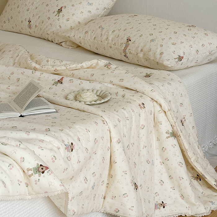 91家纺网 家纺一手货源 找家纺 一加一 2026新款全棉双层纱印花凉感夏被-云纱织梦 无敌掌门狗