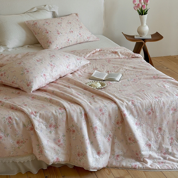 91家纺网 家纺一手货源 找家纺 一加一 2026新款全棉双层纱印花凉感夏被-云纱织梦 花海