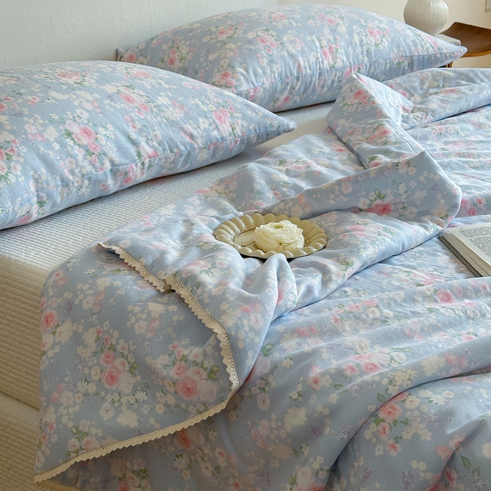 91家纺网 家纺一手货源 找家纺 一加一 2026新款全棉双层纱印花凉感夏被-云纱织梦 莱茵河畔