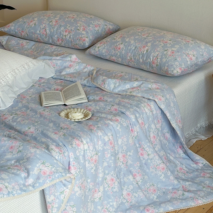 91家纺网 家纺一手货源 找家纺 一加一 2026新款全棉双层纱印花凉感夏被-云纱织梦 莱茵河畔