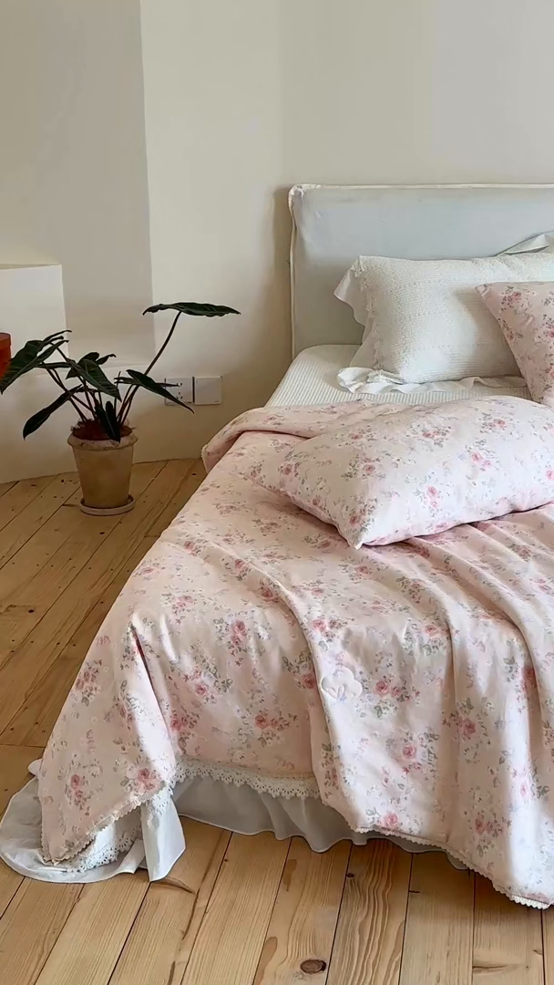 91家纺网 家纺一手货源 找家纺 一加一 2026新款全棉双层纱印花凉感夏被-云纱织梦 花海