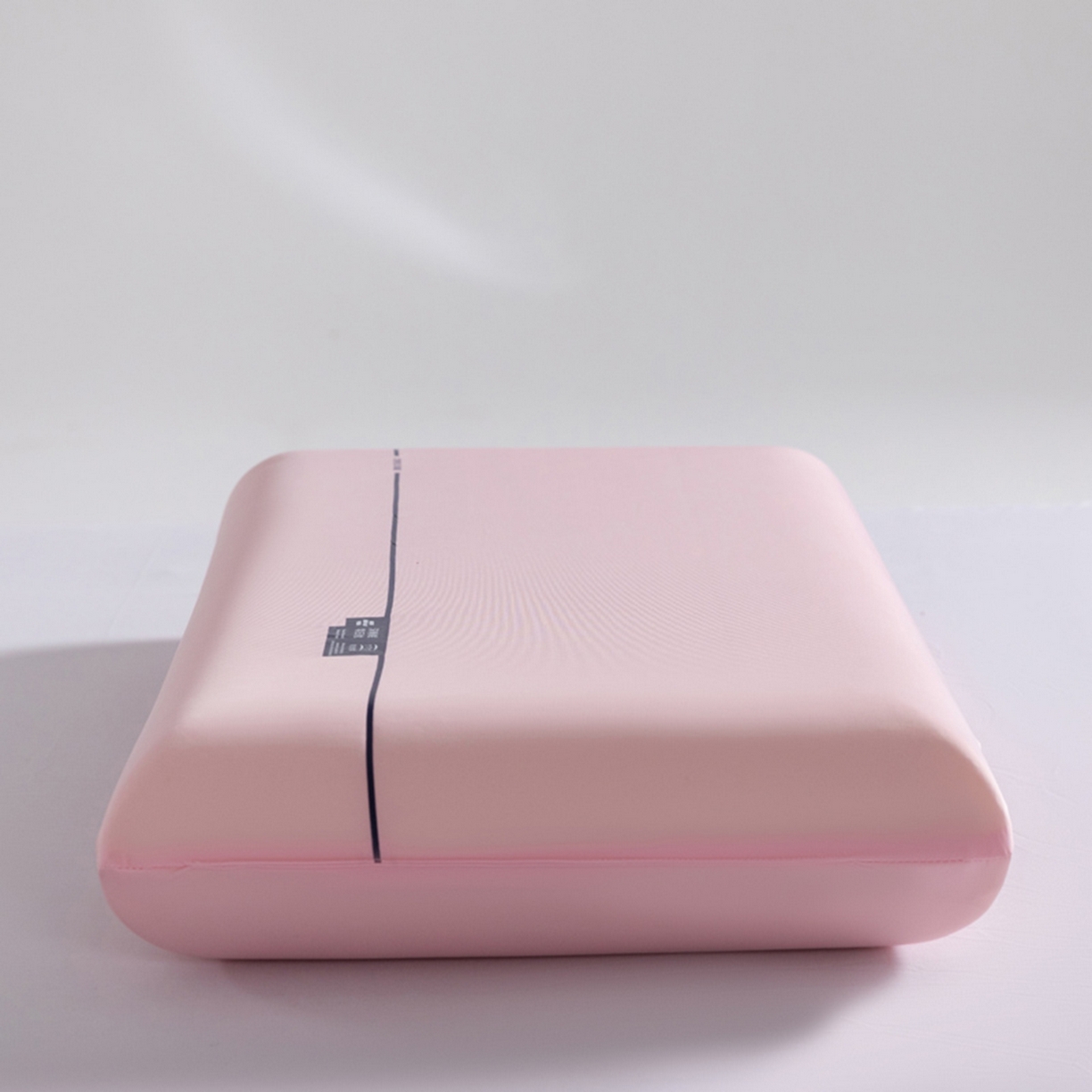 91家纺网 家纺一手货源 找家纺 七夜居 2026新款某朵同款慢回弹深睡太空记忆枕芯面包枕 枕头枕芯记忆枕 粉色