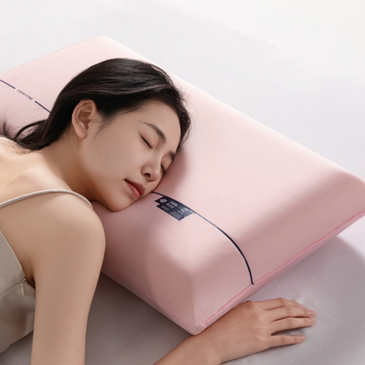 91家纺网 家纺一手货源 找家纺 七夜居 2026新款某朵同款慢回弹深睡太空记忆枕芯面包枕 枕头枕芯记忆枕 粉色