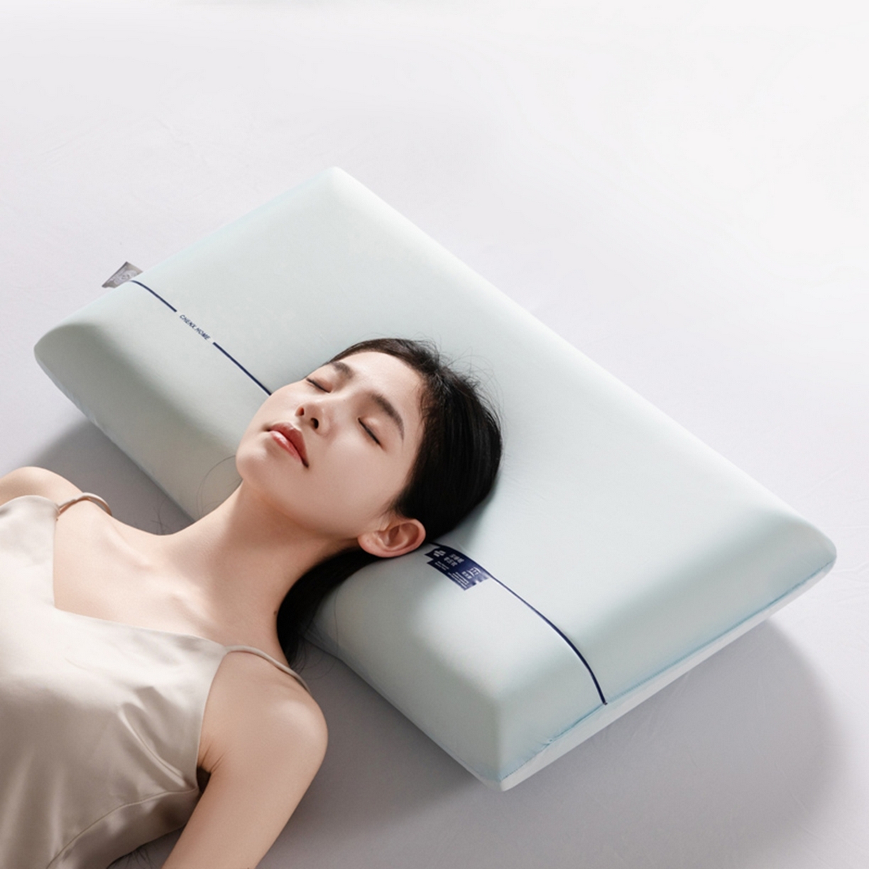 91家纺网 家纺一手货源 找家纺 七夜居 2026新款某朵同款慢回弹深睡太空记忆枕芯面包枕 枕头枕芯记忆枕 浅蓝