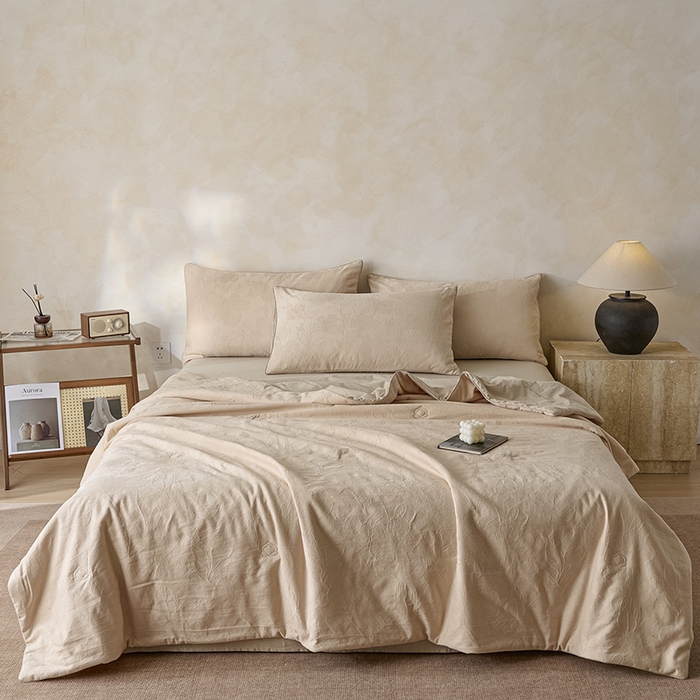 91家纺网 家纺一手货源 找家纺 一加一 2026新款全棉提花级简松弛大豆夏被-素棉云皱 花柔玉净